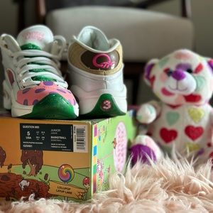 Reebok Question Mid Candy Land size 5 youth used